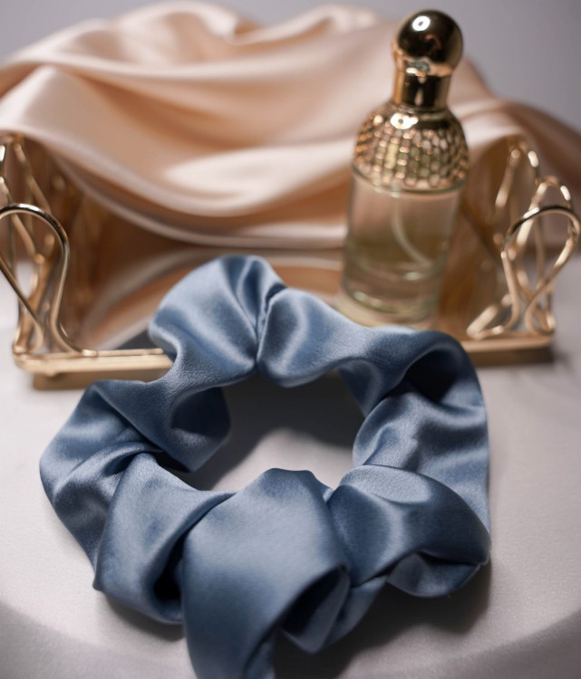 jedwabna-scrunchie-gładka-gumka-do-wlosow