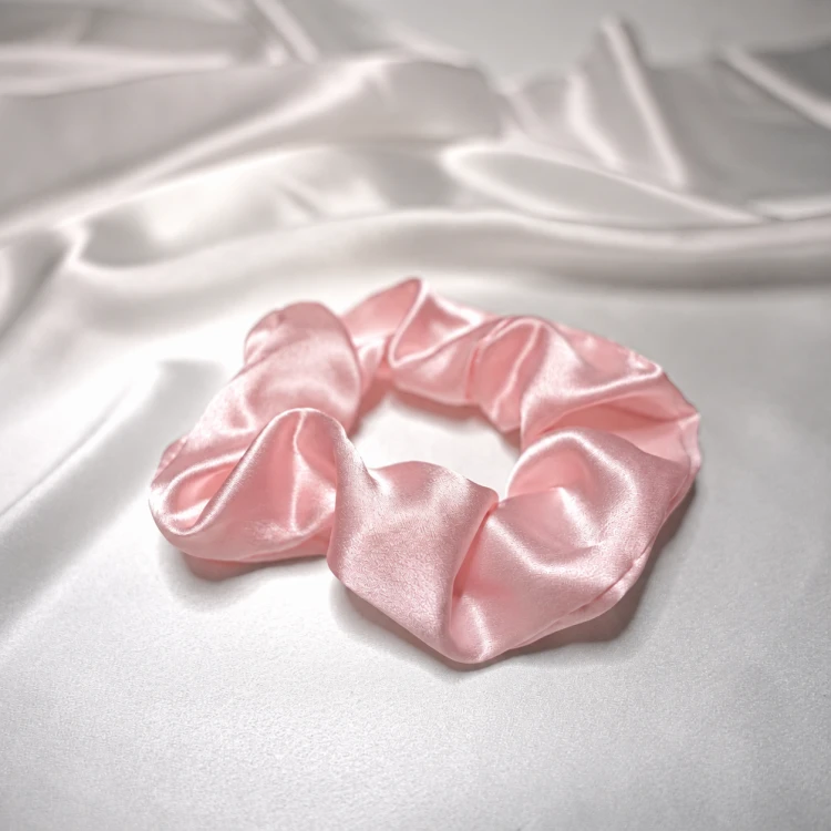 scrunchie jedwabna rozowa.png